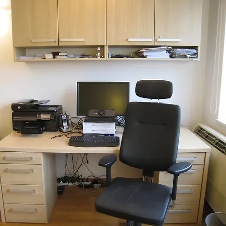 Lux 70 M² Apt. & Free Garage Parking