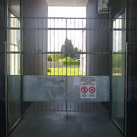 Lux 70 M² Apt. & Free Garage Parking *